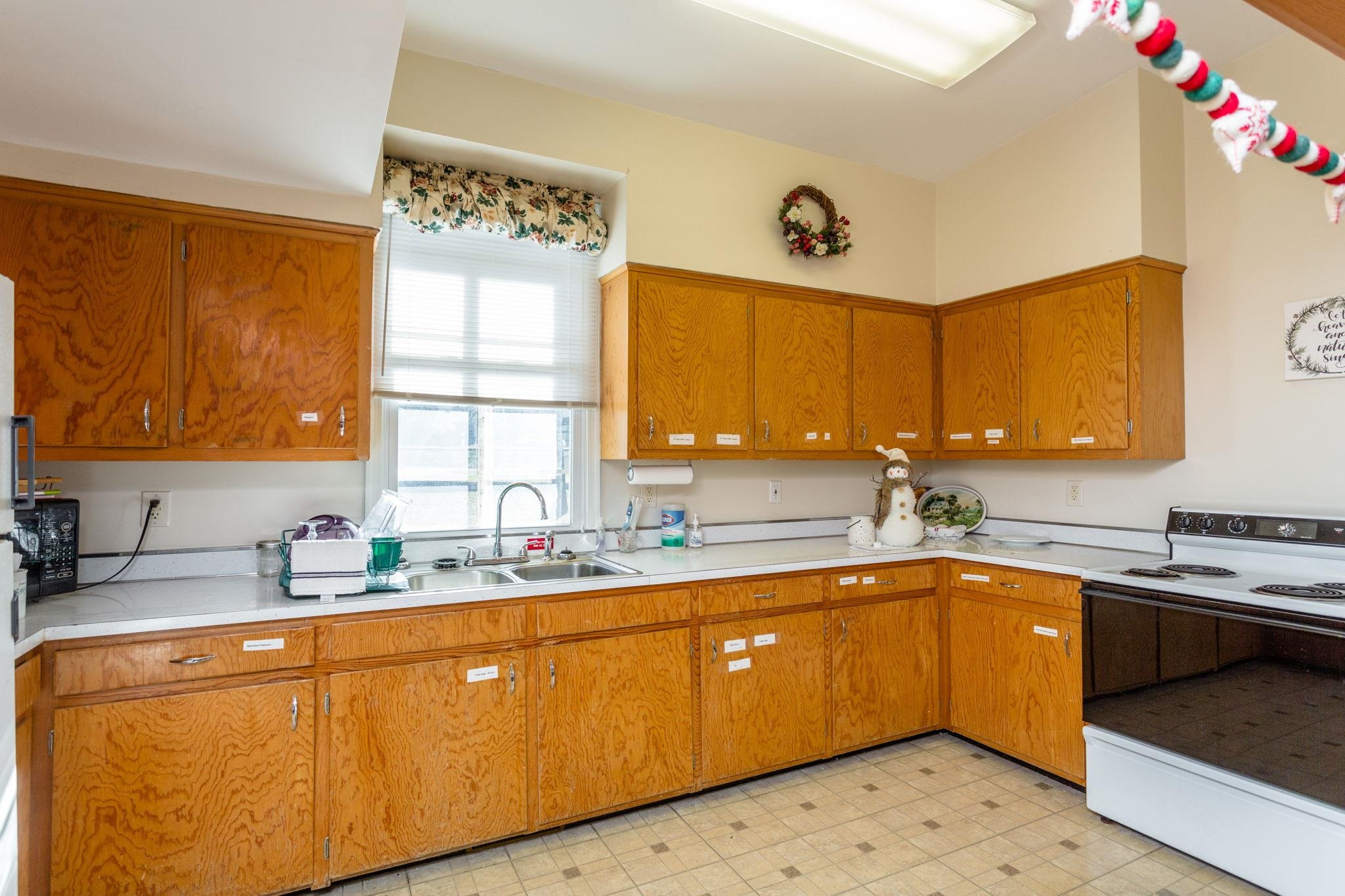 2408 HICKORY ST, STAUNTON, Virginia 24402, ,Commercial,2408 HICKORY ST,659504 MLS # 659504