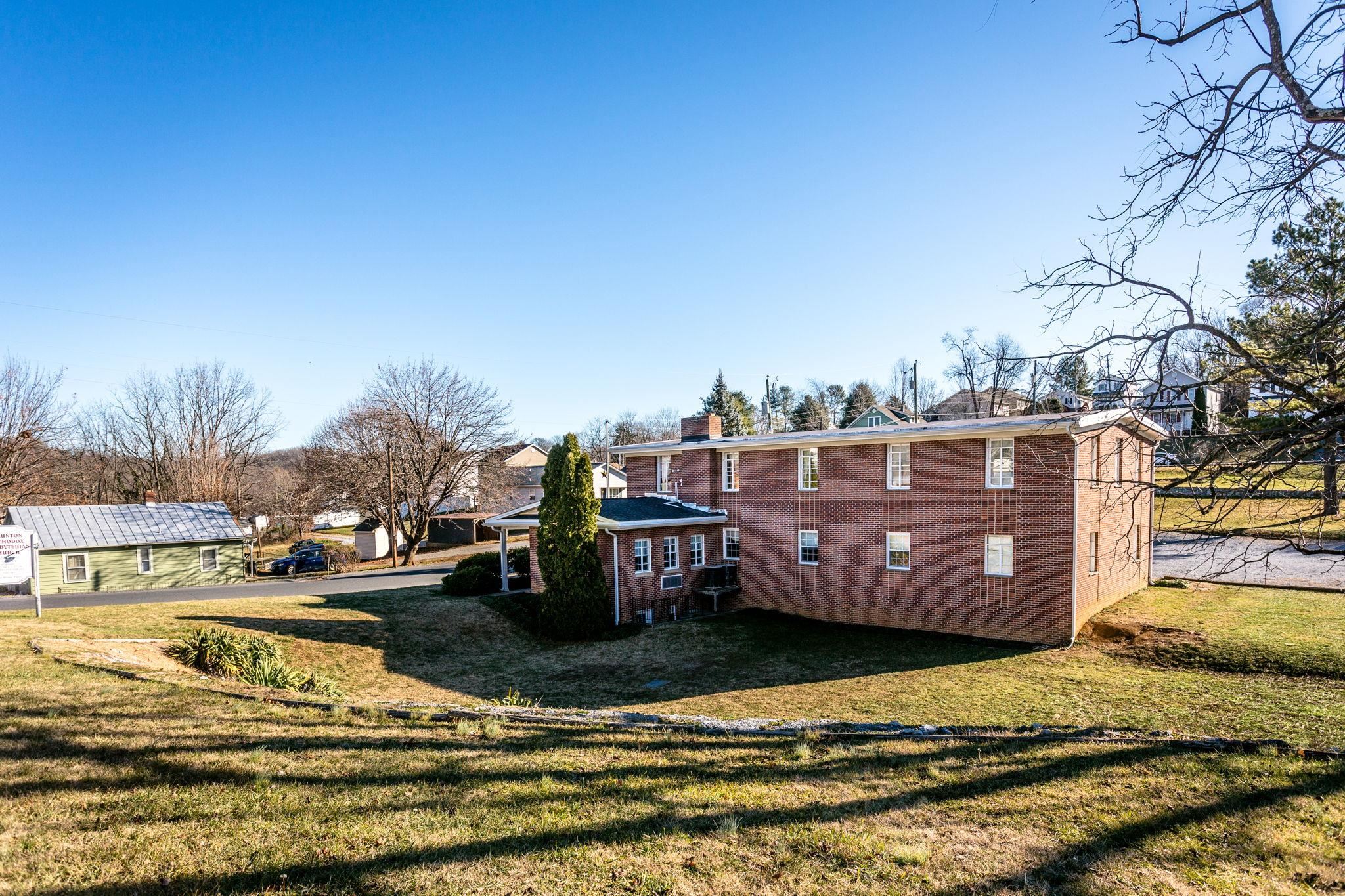 2408 HICKORY ST, STAUNTON, Virginia 24402, ,Commercial,2408 HICKORY ST,659504 MLS # 659504