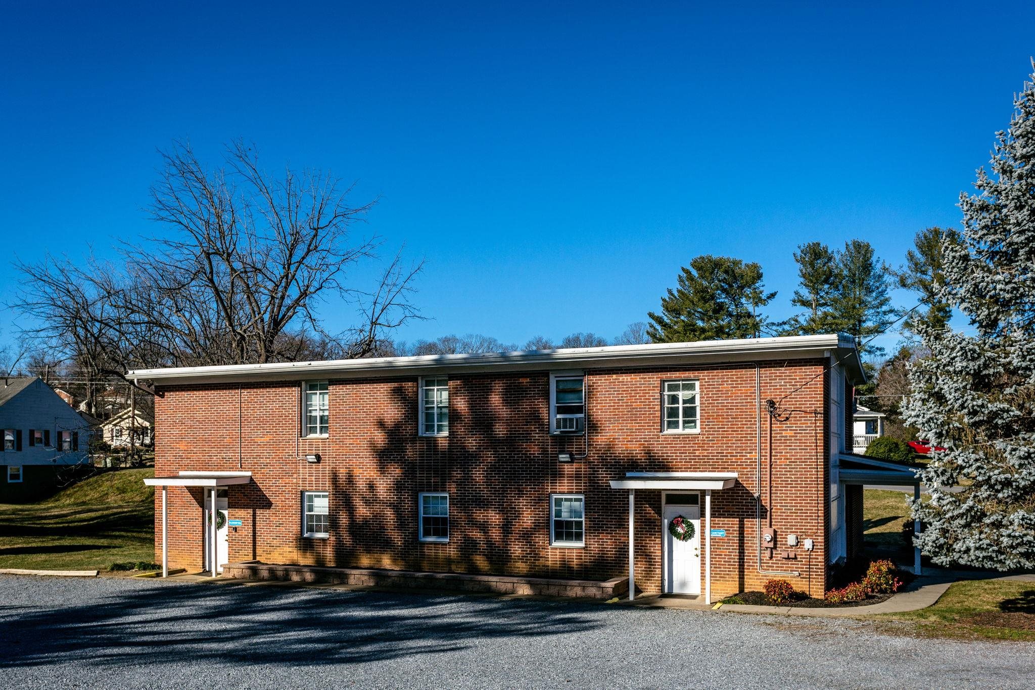 2408 HICKORY ST, STAUNTON, Virginia 24402, ,Commercial,2408 HICKORY ST,659504 MLS # 659504