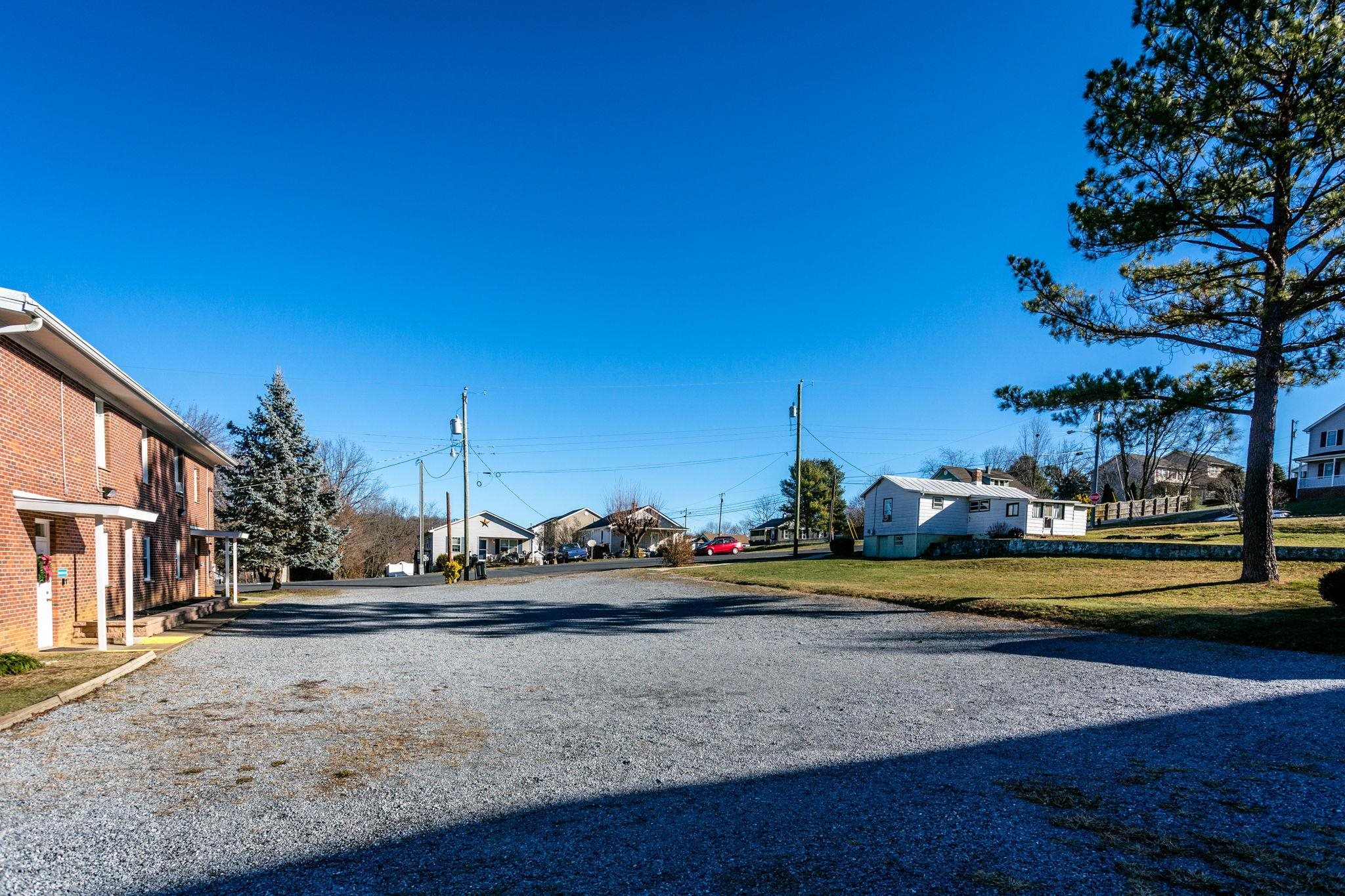 2408 HICKORY ST, STAUNTON, Virginia 24402, ,Commercial,2408 HICKORY ST,659504 MLS # 659504