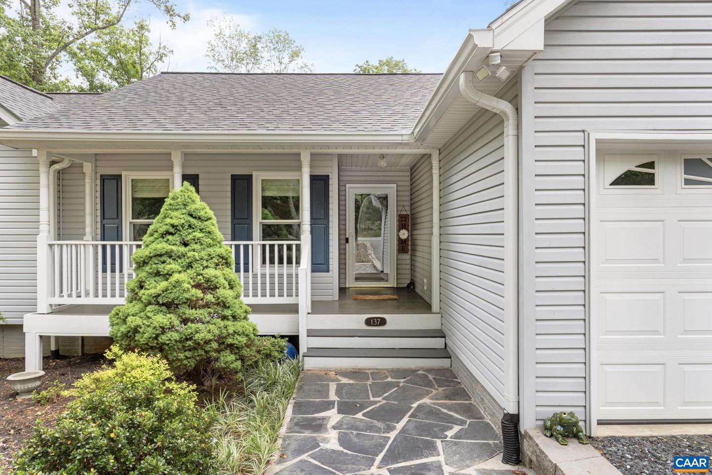 137 JEFFERSON DR, LAKE MONTICELLO, Virginia 22963, 3 Bedrooms Bedrooms, ,2 BathroomsBathrooms,Residential,For sale,137 JEFFERSON DR,660230 MLS # 660230