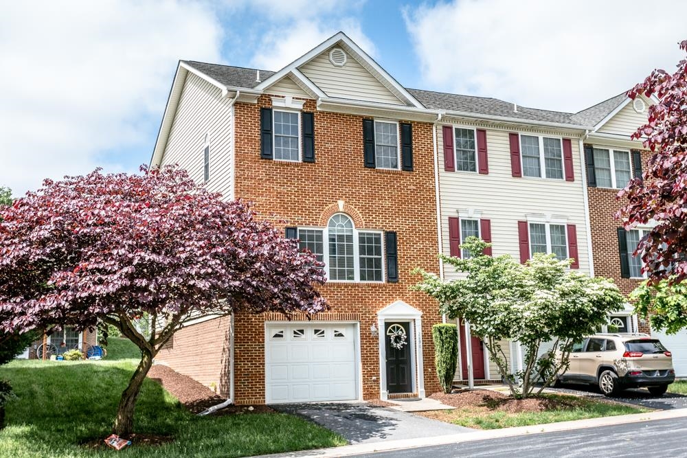2890 CRYSTAL SPRING LN, ROCKINGHAM, Virginia 22801, 3 Bedrooms Bedrooms, ,2 BathroomsBathrooms,Residential,2890 CRYSTAL SPRING LN,664708 MLS # 664708