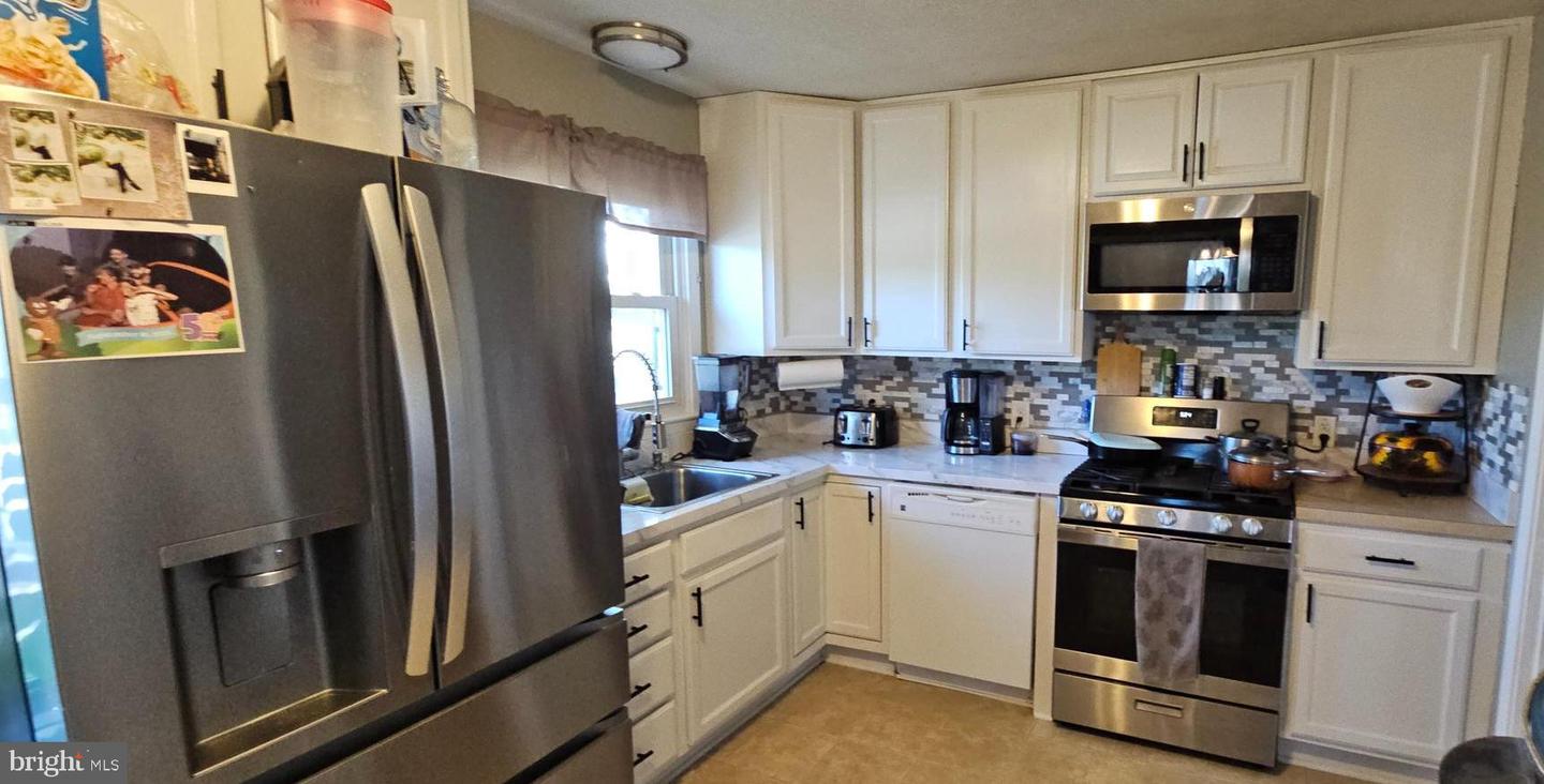109 MARYLAND DR, STEPHENS CITY, Virginia 22655, 4 Bedrooms Bedrooms, ,3 BathroomsBathrooms,Residential,For sale,109 MARYLAND DR,VAFV2032852 MLS # VAFV2032852