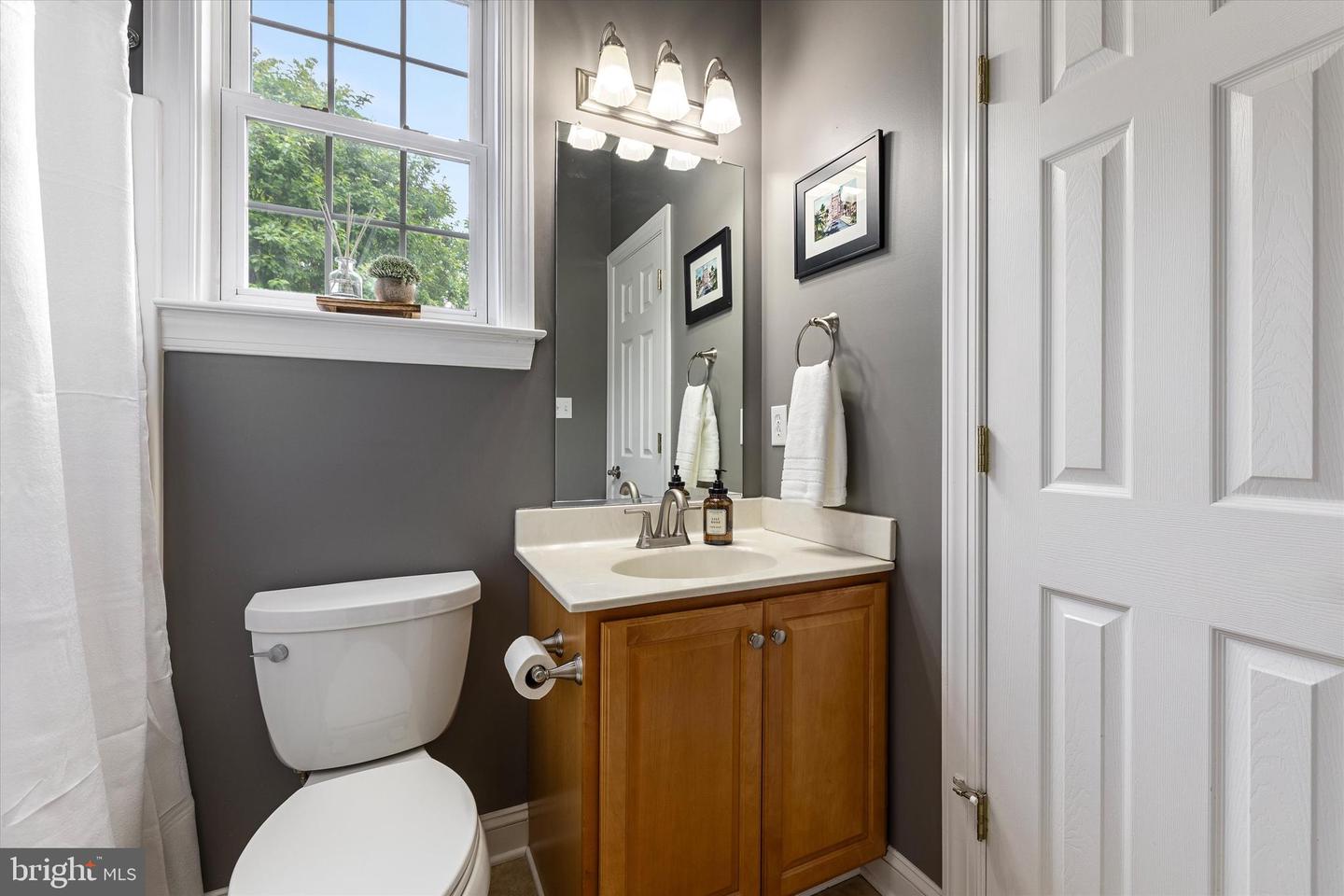 121 CARNMORE DR, WINCHESTER, Virginia 22602, 5 Bedrooms Bedrooms, ,4 BathroomsBathrooms,Residential,For sale,121 CARNMORE DR,VAFV2033164 MLS # VAFV2033164