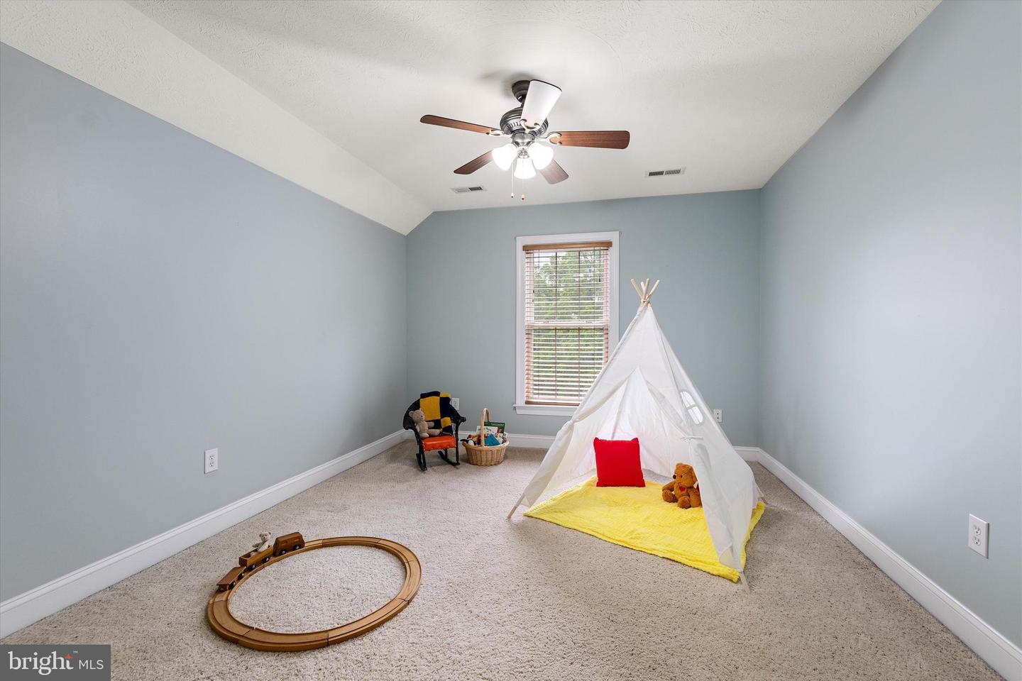 121 CARNMORE DR, WINCHESTER, Virginia 22602, 5 Bedrooms Bedrooms, ,4 BathroomsBathrooms,Residential,For sale,121 CARNMORE DR,VAFV2033164 MLS # VAFV2033164