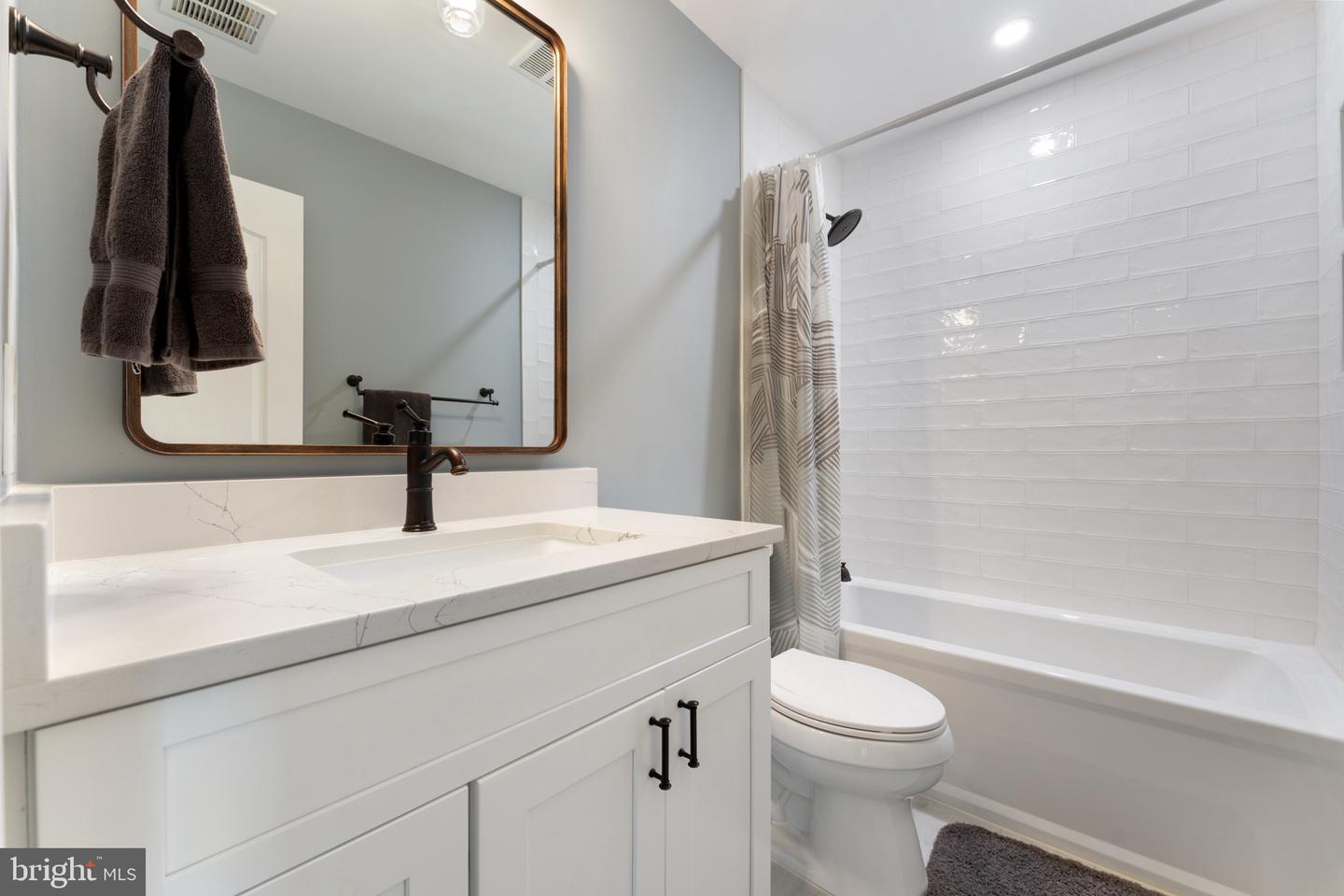2068 CAPSTONE, HERNDON, Virginia 20170, 3 Bedrooms Bedrooms, ,2 BathroomsBathrooms,Residential,For sale,2068 CAPSTONE,VAFX2233772 MLS # VAFX2233772