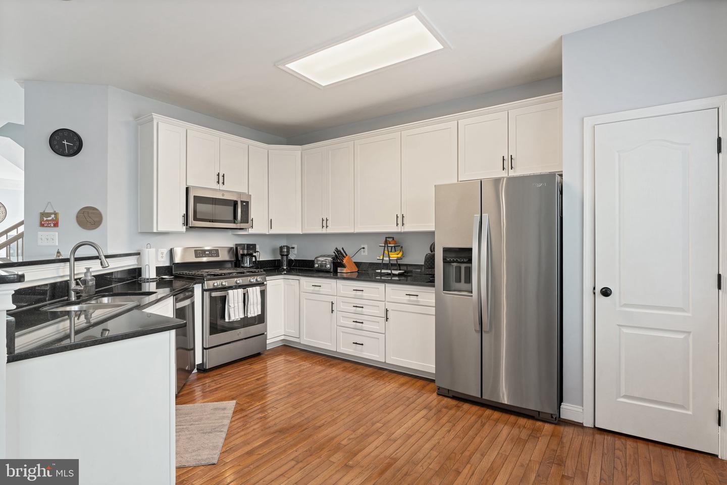 2068 CAPSTONE, HERNDON, Virginia 20170, 3 Bedrooms Bedrooms, ,2 BathroomsBathrooms,Residential,For sale,2068 CAPSTONE,VAFX2233772 MLS # VAFX2233772