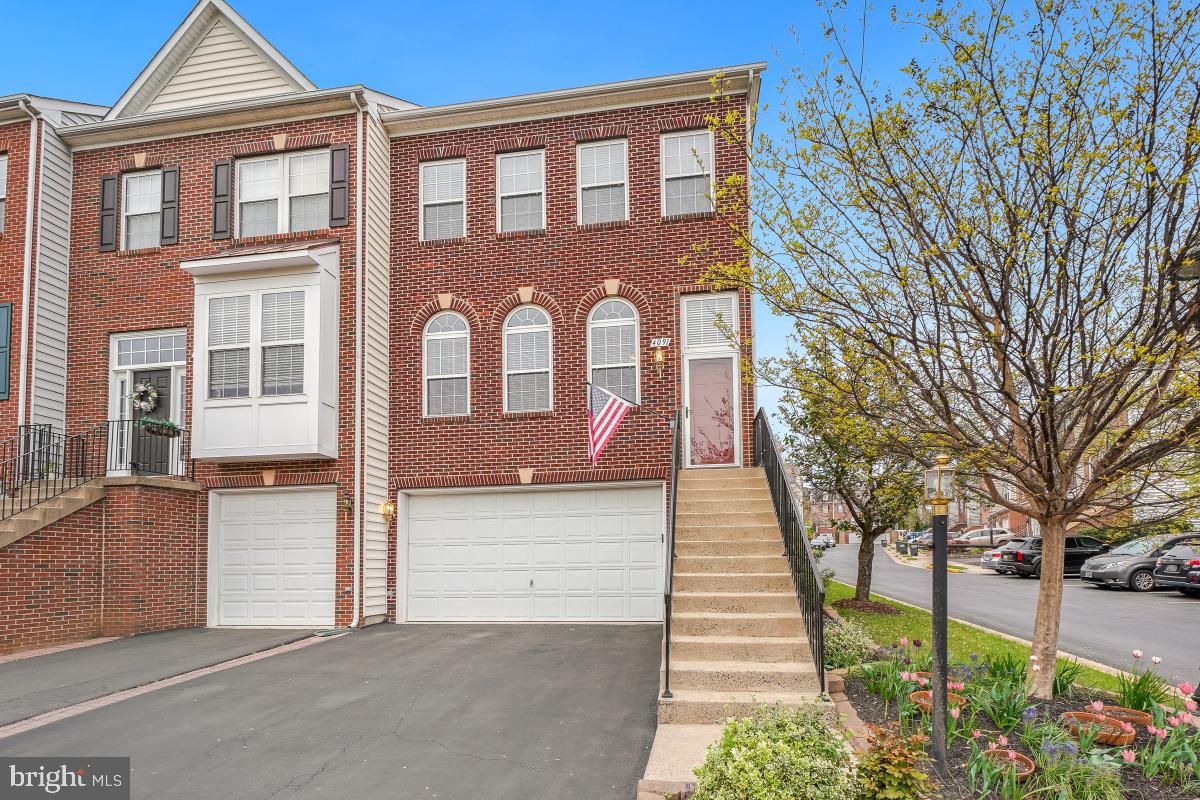4091 RIVER FORTH DR, FAIRFAX, Virginia 22030, 3 Bedrooms Bedrooms, ,3 BathroomsBathrooms,Residential,For sale,4091 RIVER FORTH DR,VAFX2234170 MLS # VAFX2234170
