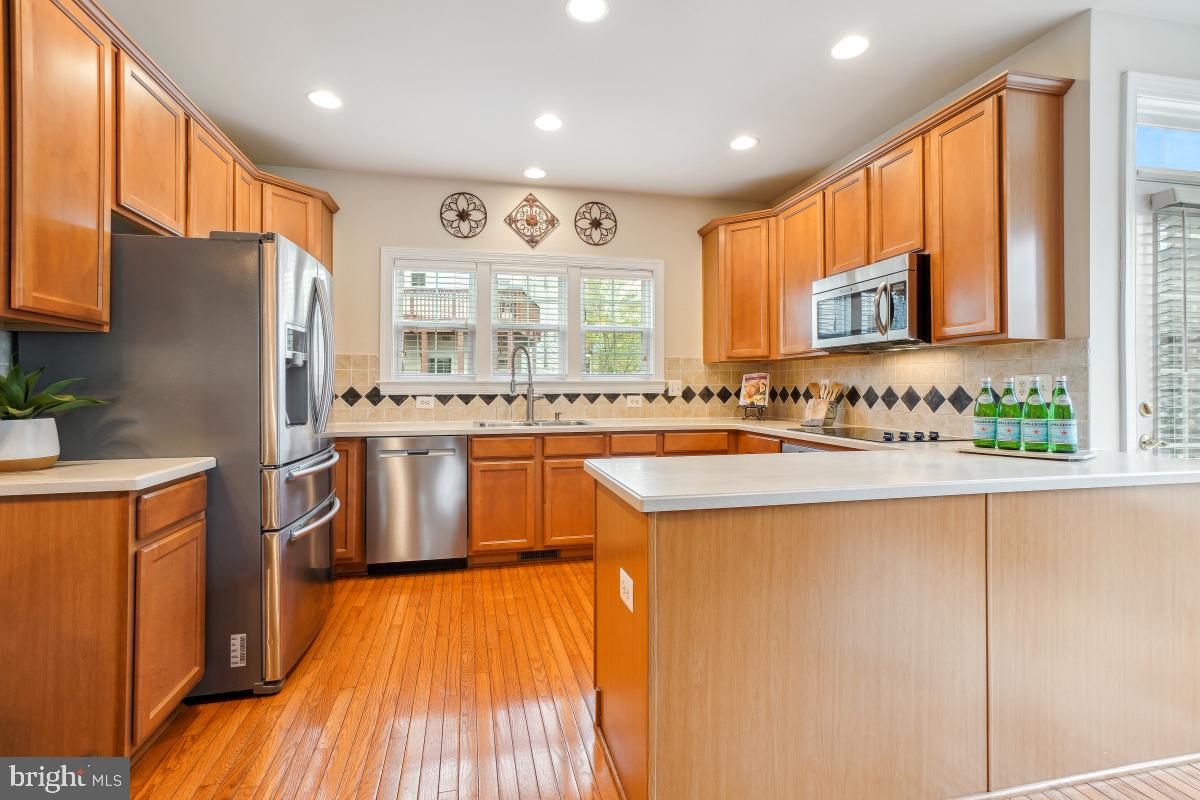 4091 RIVER FORTH DR, FAIRFAX, Virginia 22030, 3 Bedrooms Bedrooms, ,3 BathroomsBathrooms,Residential,For sale,4091 RIVER FORTH DR,VAFX2234170 MLS # VAFX2234170