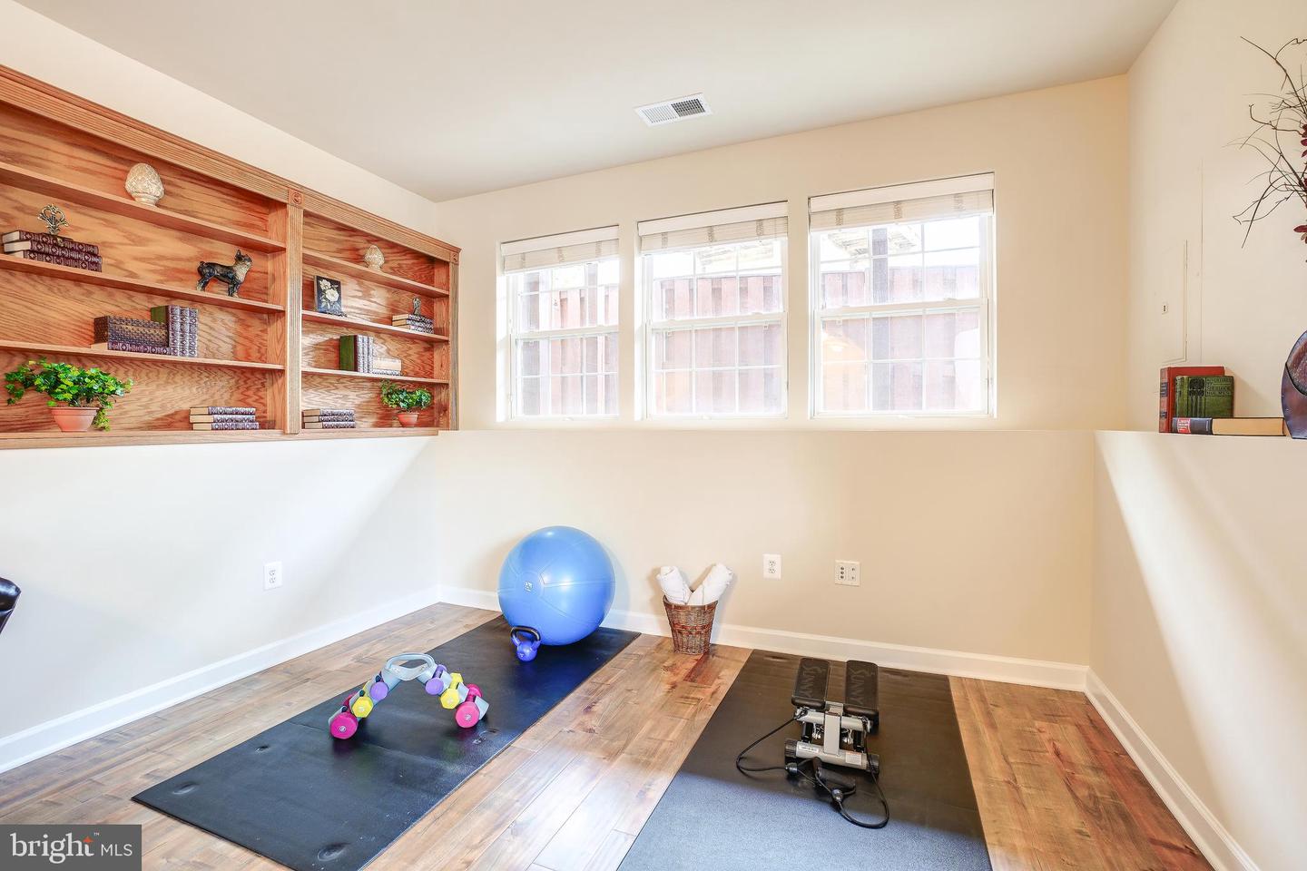 4091 RIVER FORTH DR, FAIRFAX, Virginia 22030, 3 Bedrooms Bedrooms, ,3 BathroomsBathrooms,Residential,For sale,4091 RIVER FORTH DR,VAFX2234170 MLS # VAFX2234170