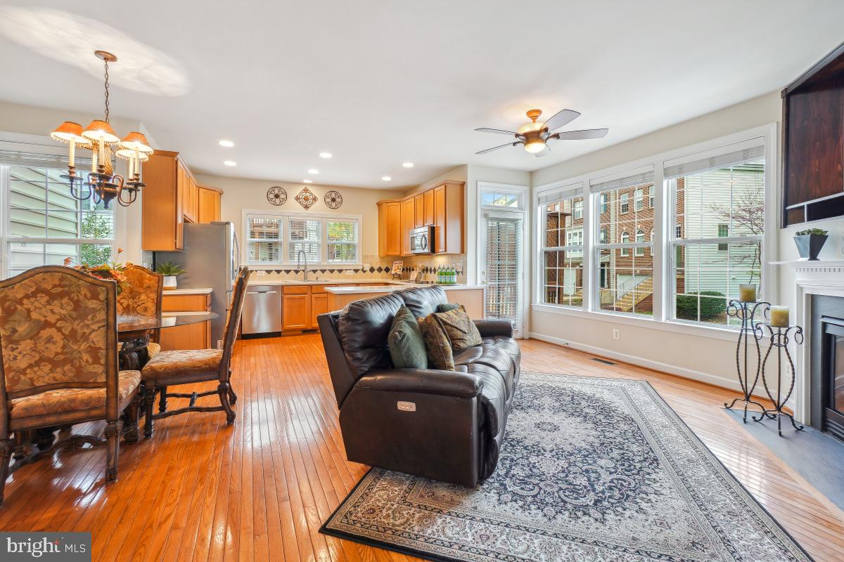 4091 RIVER FORTH DR, FAIRFAX, Virginia 22030, 3 Bedrooms Bedrooms, ,3 BathroomsBathrooms,Residential,For sale,4091 RIVER FORTH DR,VAFX2234170 MLS # VAFX2234170
