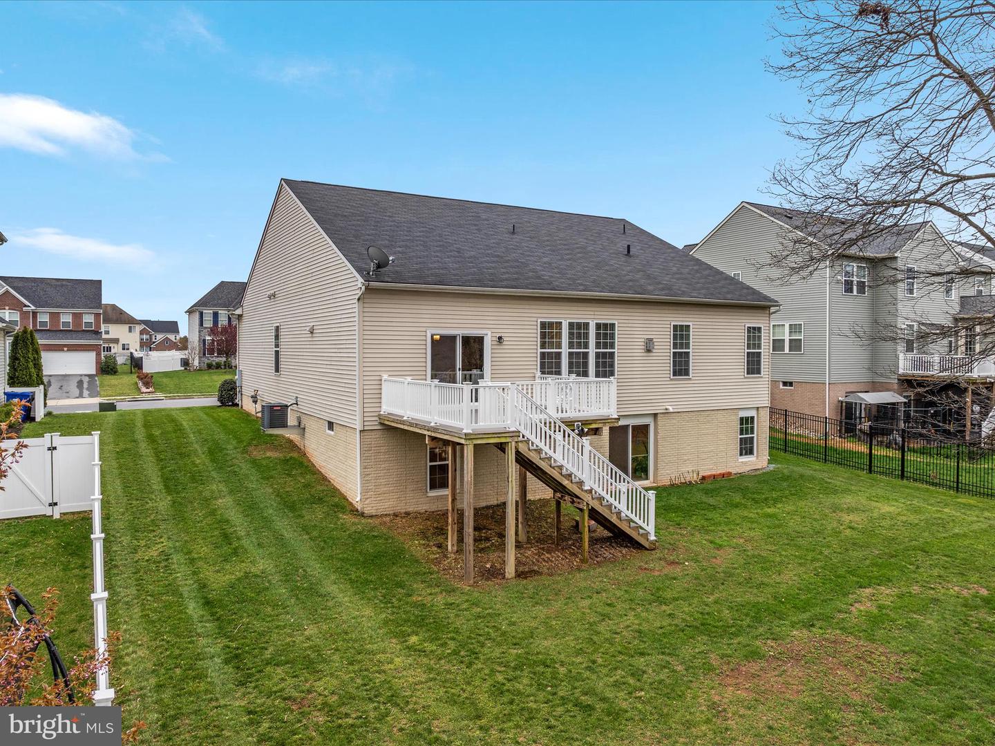 327 LYNNEHAVEN DR, WINCHESTER, Virginia 22602, 3 Bedrooms Bedrooms, ,3 BathroomsBathrooms,Residential,For sale,327 LYNNEHAVEN DR,VAFV2033454 MLS # VAFV2033454