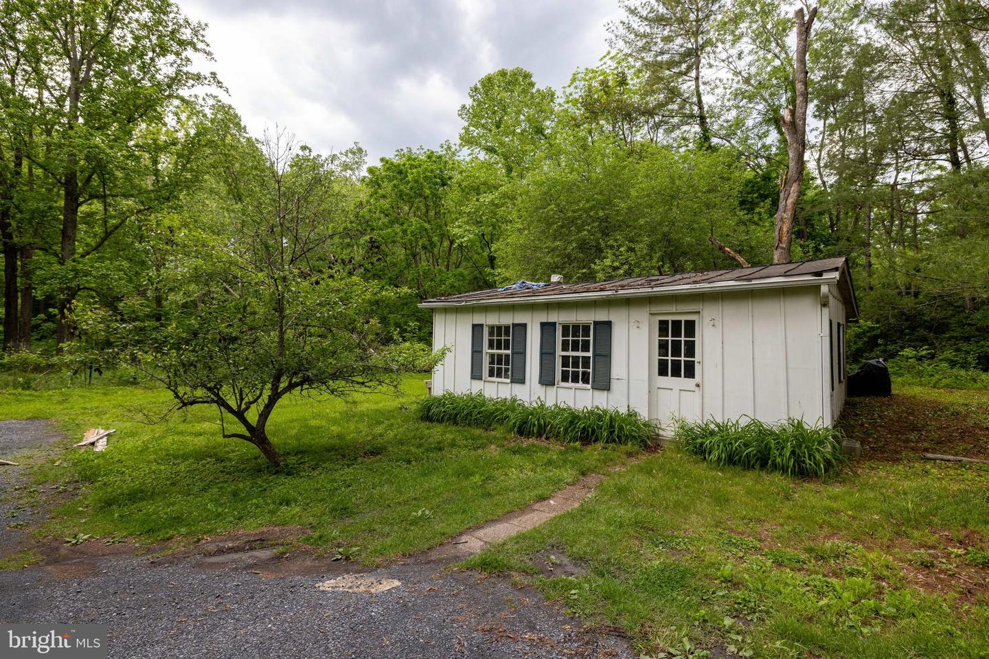 3909 STONEY CREEK RD, EDINBURG, Virginia 22824, 3 Bedrooms Bedrooms, ,2 BathroomsBathrooms,Residential,For sale,3909 STONEY CREEK RD,VASH2011296 MLS # VASH2011296