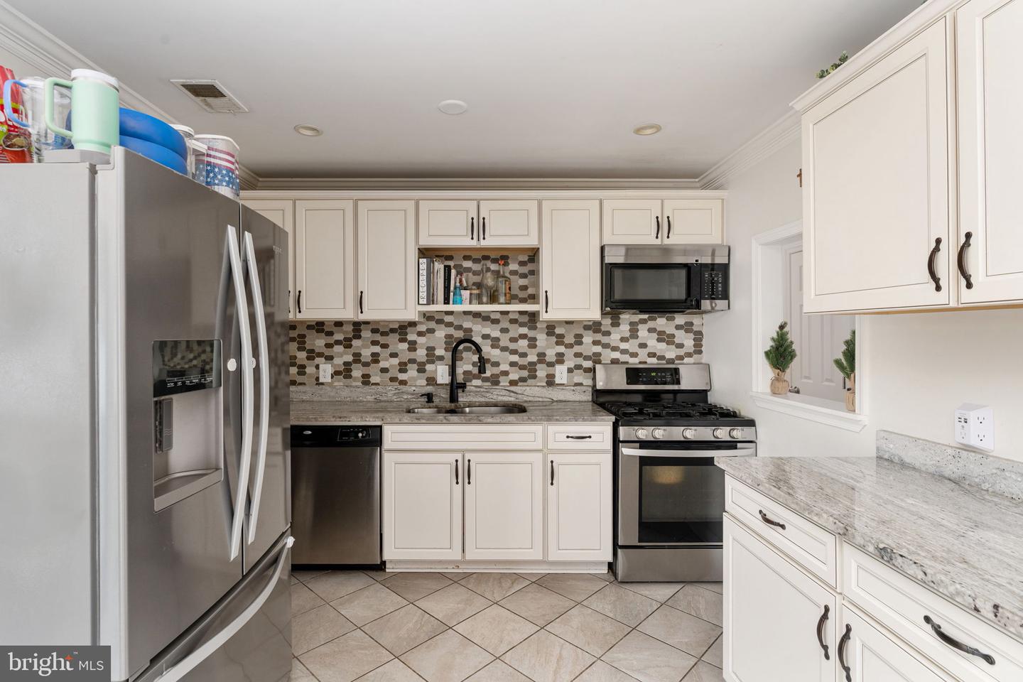 3830 CLAREMONT LN, WOODBRIDGE, Virginia 22193, 5 Bedrooms Bedrooms, ,2 BathroomsBathrooms,Residential,For sale,3830 CLAREMONT LN,VAPW2094060 MLS # VAPW2094060