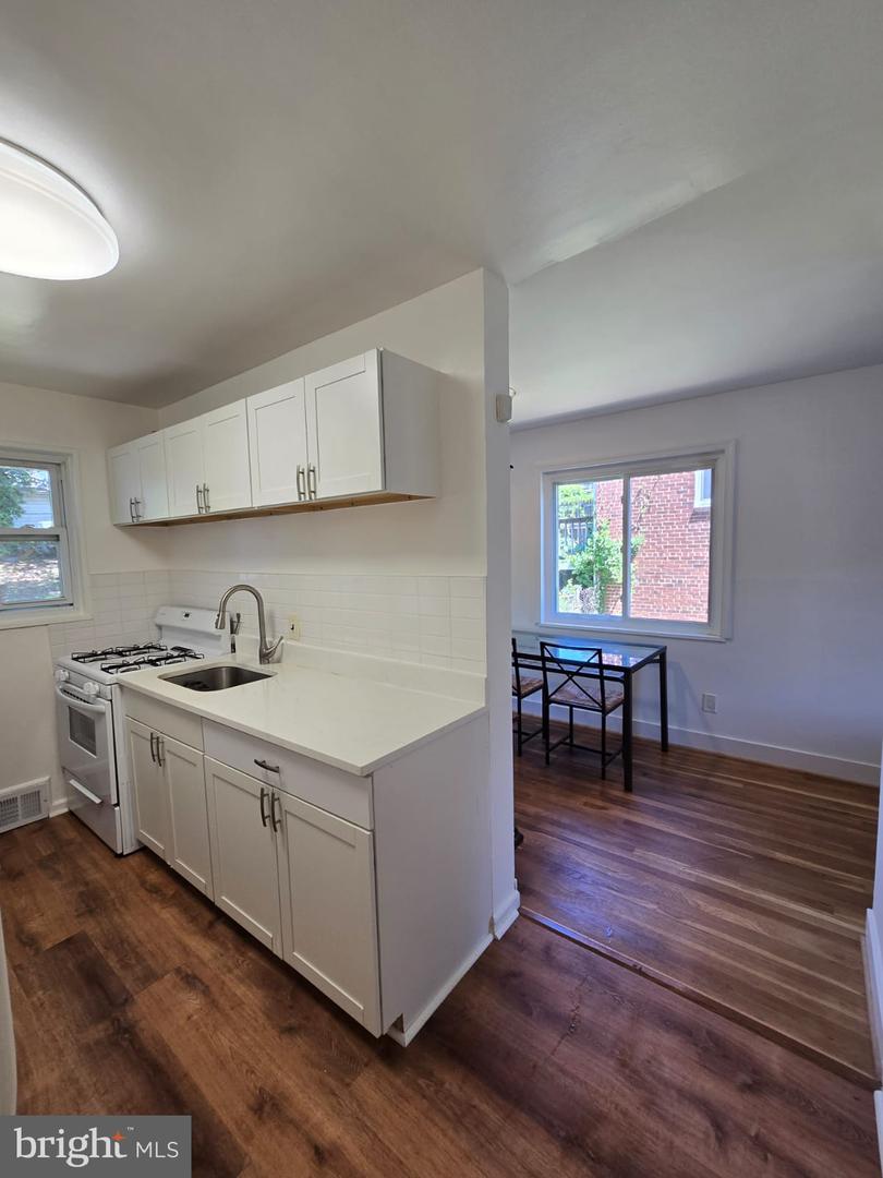 105 S IRIS ST, ALEXANDRIA, Virginia 22304, 2 Bedrooms Bedrooms, ,1 BathroomBathrooms,Residential,For sale,105 S IRIS ST,VAAX2045070 MLS # VAAX2045070