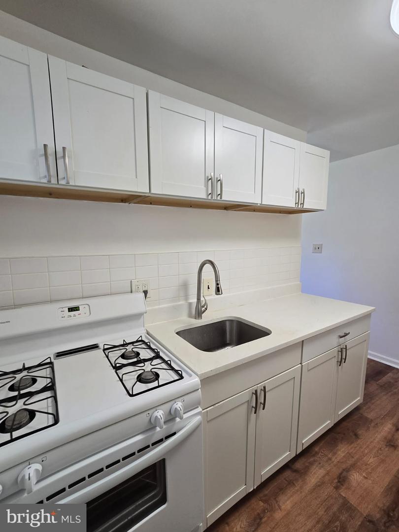 105 S IRIS ST, ALEXANDRIA, Virginia 22304, 2 Bedrooms Bedrooms, ,1 BathroomBathrooms,Residential,For sale,105 S IRIS ST,VAAX2045070 MLS # VAAX2045070