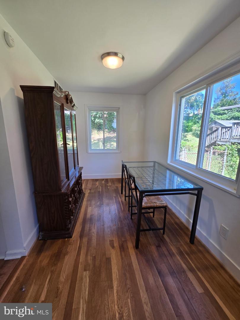 105 S IRIS ST, ALEXANDRIA, Virginia 22304, 2 Bedrooms Bedrooms, ,1 BathroomBathrooms,Residential,For sale,105 S IRIS ST,VAAX2045070 MLS # VAAX2045070