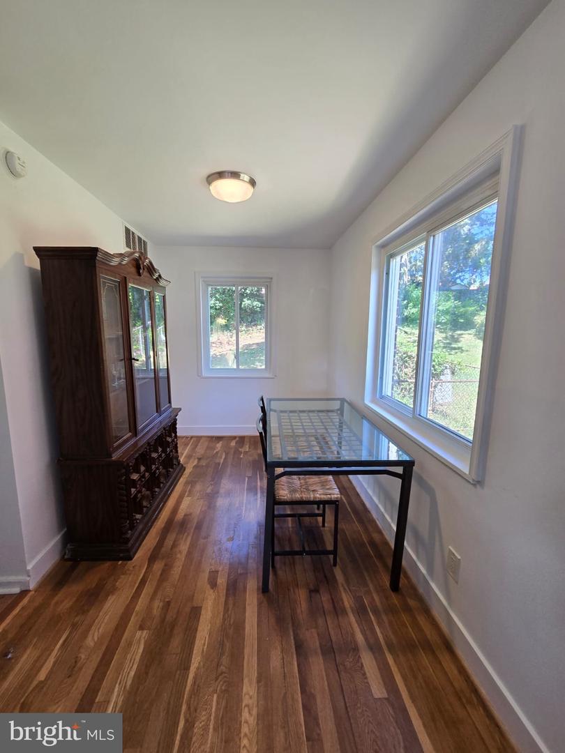 105 S IRIS ST, ALEXANDRIA, Virginia 22304, 2 Bedrooms Bedrooms, ,1 BathroomBathrooms,Residential,For sale,105 S IRIS ST,VAAX2045070 MLS # VAAX2045070