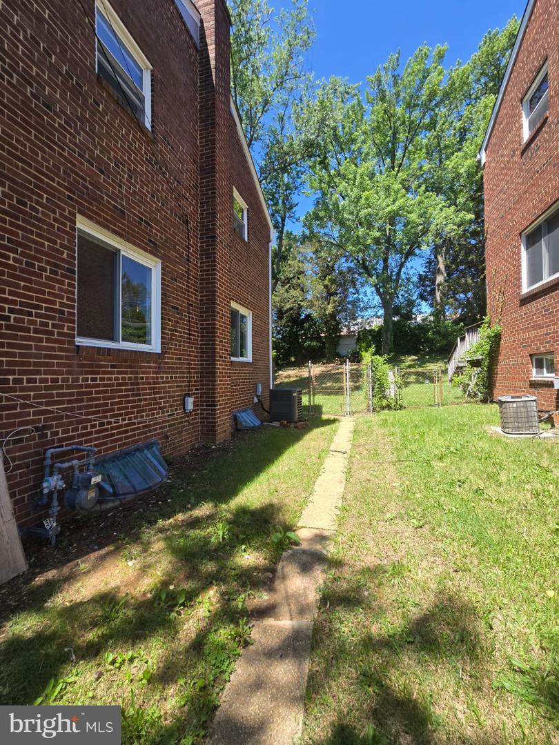 105 S IRIS ST, ALEXANDRIA, Virginia 22304, 2 Bedrooms Bedrooms, ,1 BathroomBathrooms,Residential,For sale,105 S IRIS ST,VAAX2045070 MLS # VAAX2045070