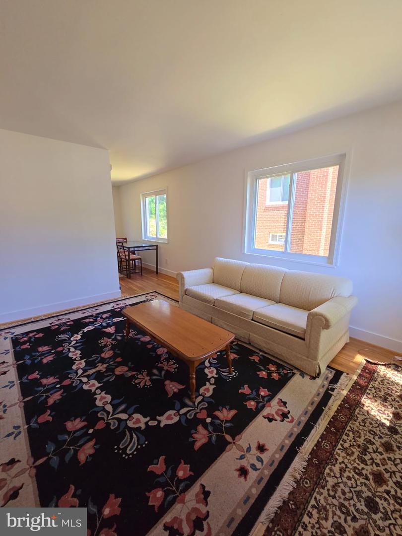 105 S IRIS ST, ALEXANDRIA, Virginia 22304, 2 Bedrooms Bedrooms, ,1 BathroomBathrooms,Residential,For sale,105 S IRIS ST,VAAX2045070 MLS # VAAX2045070