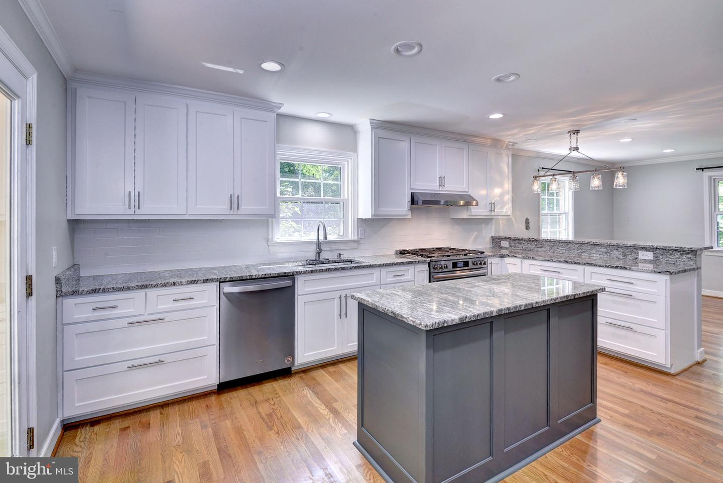142 LITTLE JOHN RD, WILLIAMSBURG, Virginia 23185, 4 Bedrooms Bedrooms, ,3 BathroomsBathrooms,Residential,For sale,142 LITTLE JOHN RD,VAYV2000090 MLS # VAYV2000090