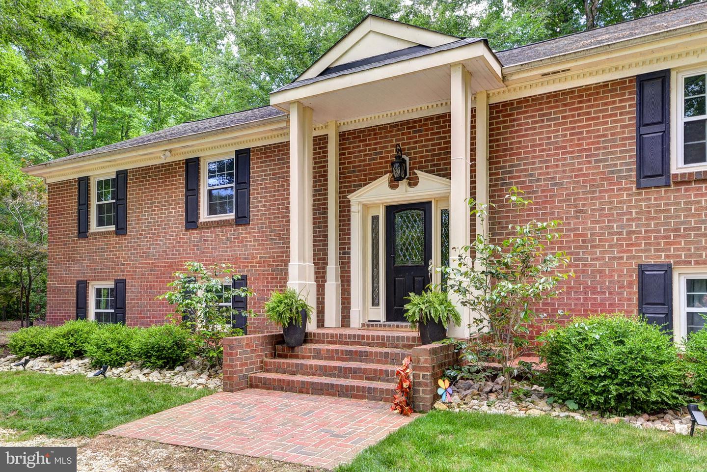 142 LITTLE JOHN RD, WILLIAMSBURG, Virginia 23185, 4 Bedrooms Bedrooms, ,3 BathroomsBathrooms,Residential,For sale,142 LITTLE JOHN RD,VAYV2000090 MLS # VAYV2000090