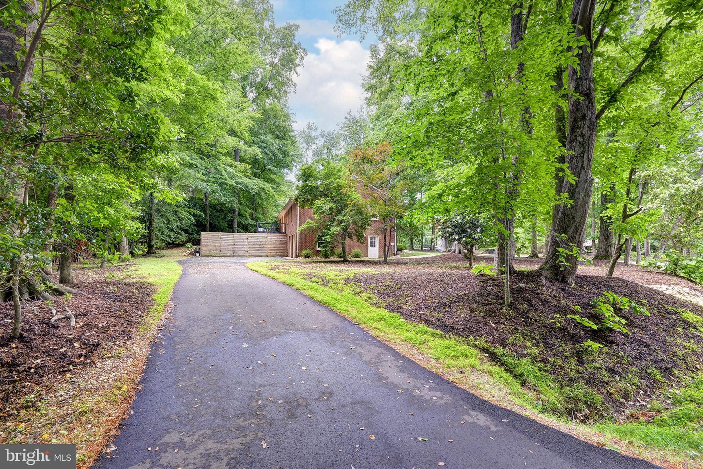 142 LITTLE JOHN RD, WILLIAMSBURG, Virginia 23185, 4 Bedrooms Bedrooms, ,3 BathroomsBathrooms,Residential,For sale,142 LITTLE JOHN RD,VAYV2000090 MLS # VAYV2000090