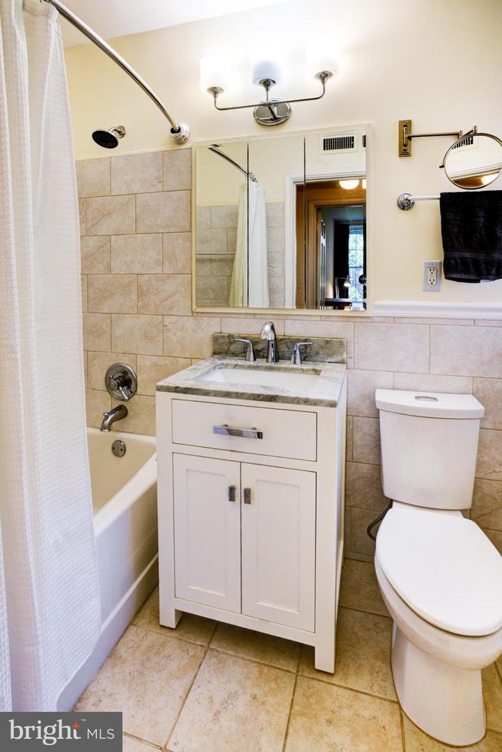 3821 NEWARK ST NW #B440, WASHINGTON, District Of Columbia 20016, 2 Bedrooms Bedrooms, ,2 BathroomsBathrooms,Residential,For sale,3821 NEWARK ST NW #B440,DCDC2201416 MLS # DCDC2201416