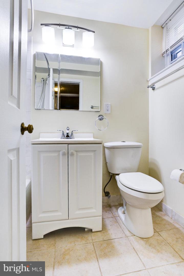 3821 NEWARK ST NW #B440, WASHINGTON, District Of Columbia 20016, 2 Bedrooms Bedrooms, ,2 BathroomsBathrooms,Residential,For sale,3821 NEWARK ST NW #B440,DCDC2201416 MLS # DCDC2201416