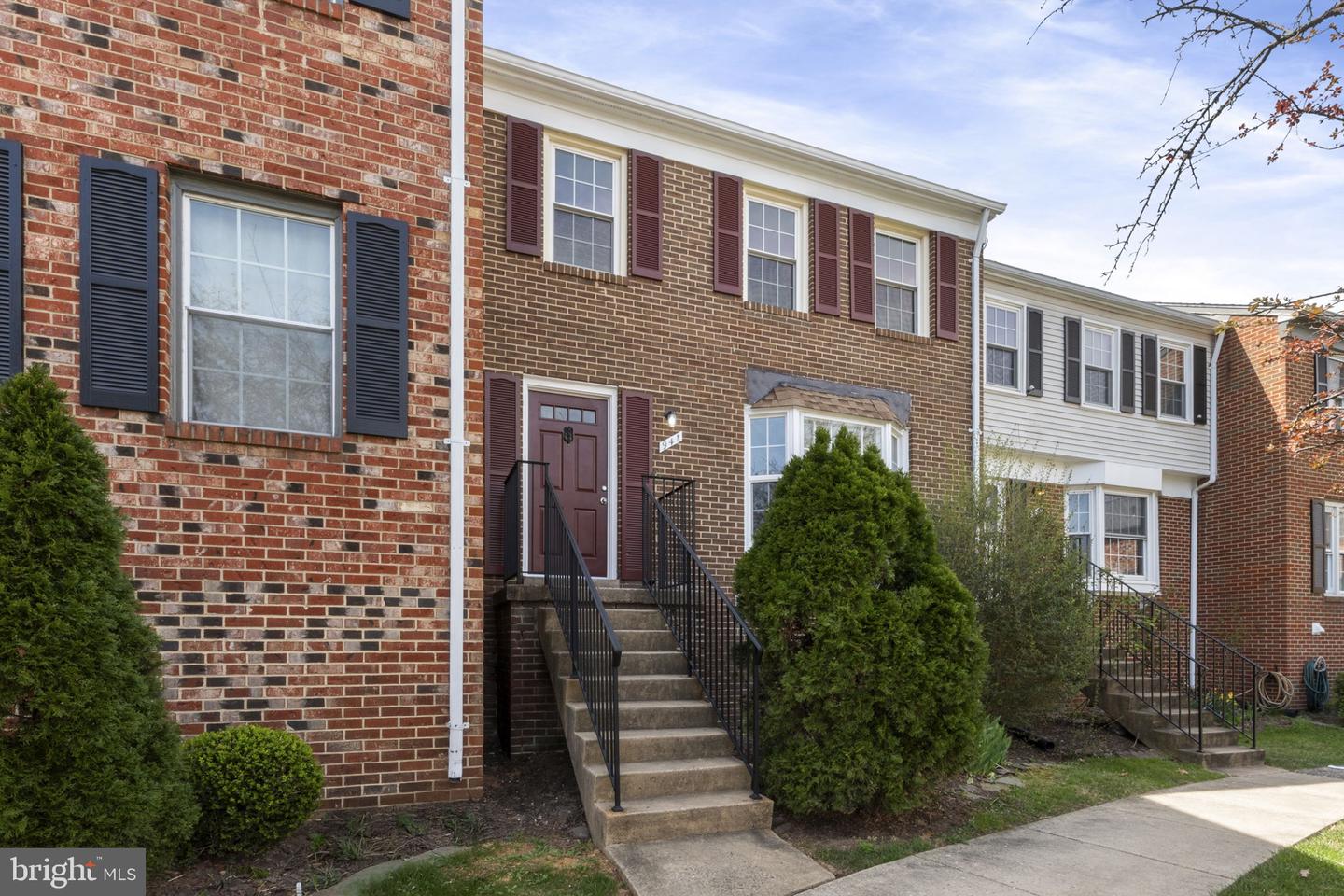 941 SHERWOOD CT, STERLING, Virginia 20164, 4 Bedrooms Bedrooms, ,2 BathroomsBathrooms,Residential,For sale,941 SHERWOOD CT,VALO2097294 MLS # VALO2097294