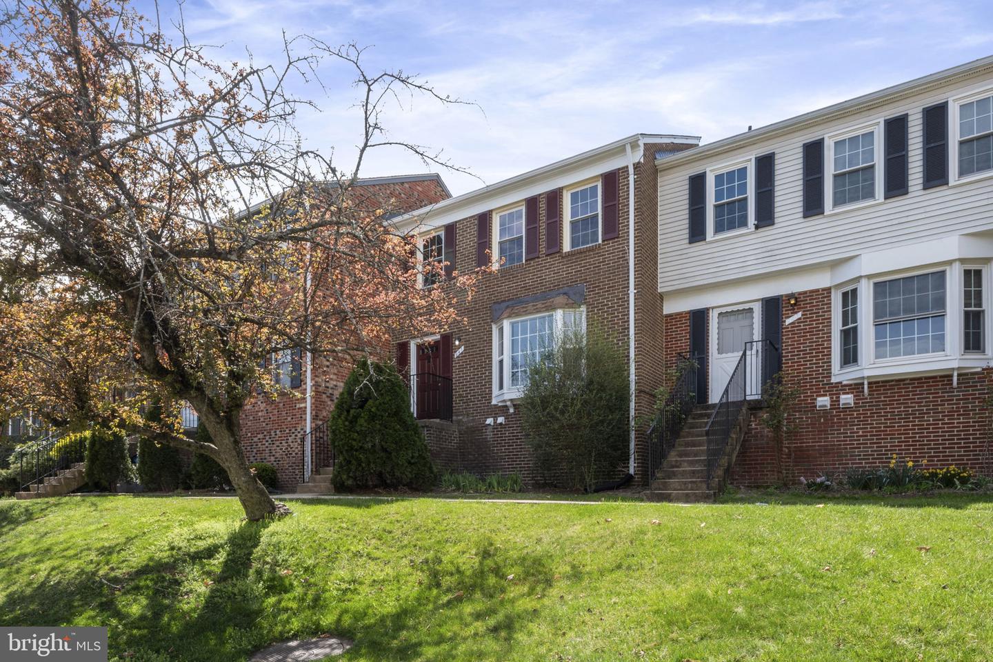 941 SHERWOOD CT, STERLING, Virginia 20164, 4 Bedrooms Bedrooms, ,2 BathroomsBathrooms,Residential,For sale,941 SHERWOOD CT,VALO2097294 MLS # VALO2097294