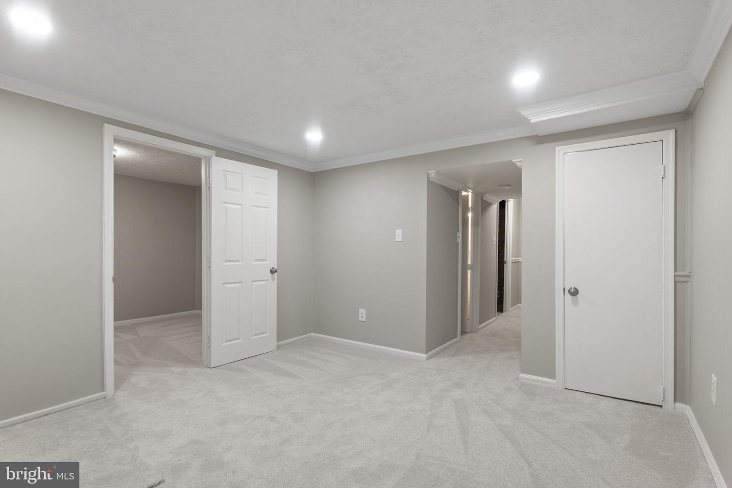 941 SHERWOOD CT, STERLING, Virginia 20164, 4 Bedrooms Bedrooms, ,2 BathroomsBathrooms,Residential,For sale,941 SHERWOOD CT,VALO2097294 MLS # VALO2097294