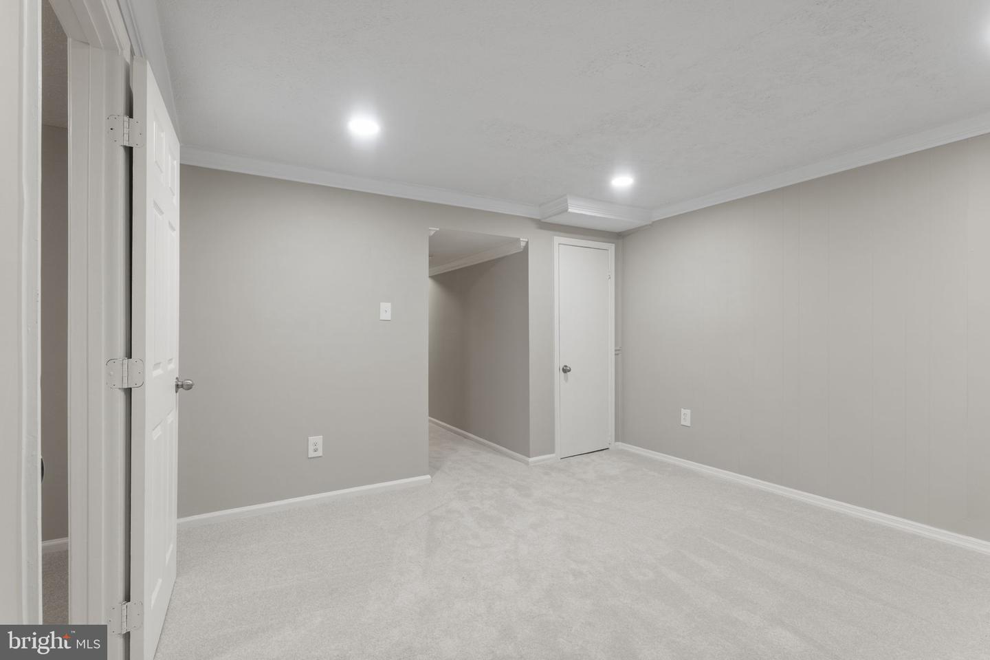 941 SHERWOOD CT, STERLING, Virginia 20164, 4 Bedrooms Bedrooms, ,2 BathroomsBathrooms,Residential,For sale,941 SHERWOOD CT,VALO2097294 MLS # VALO2097294
