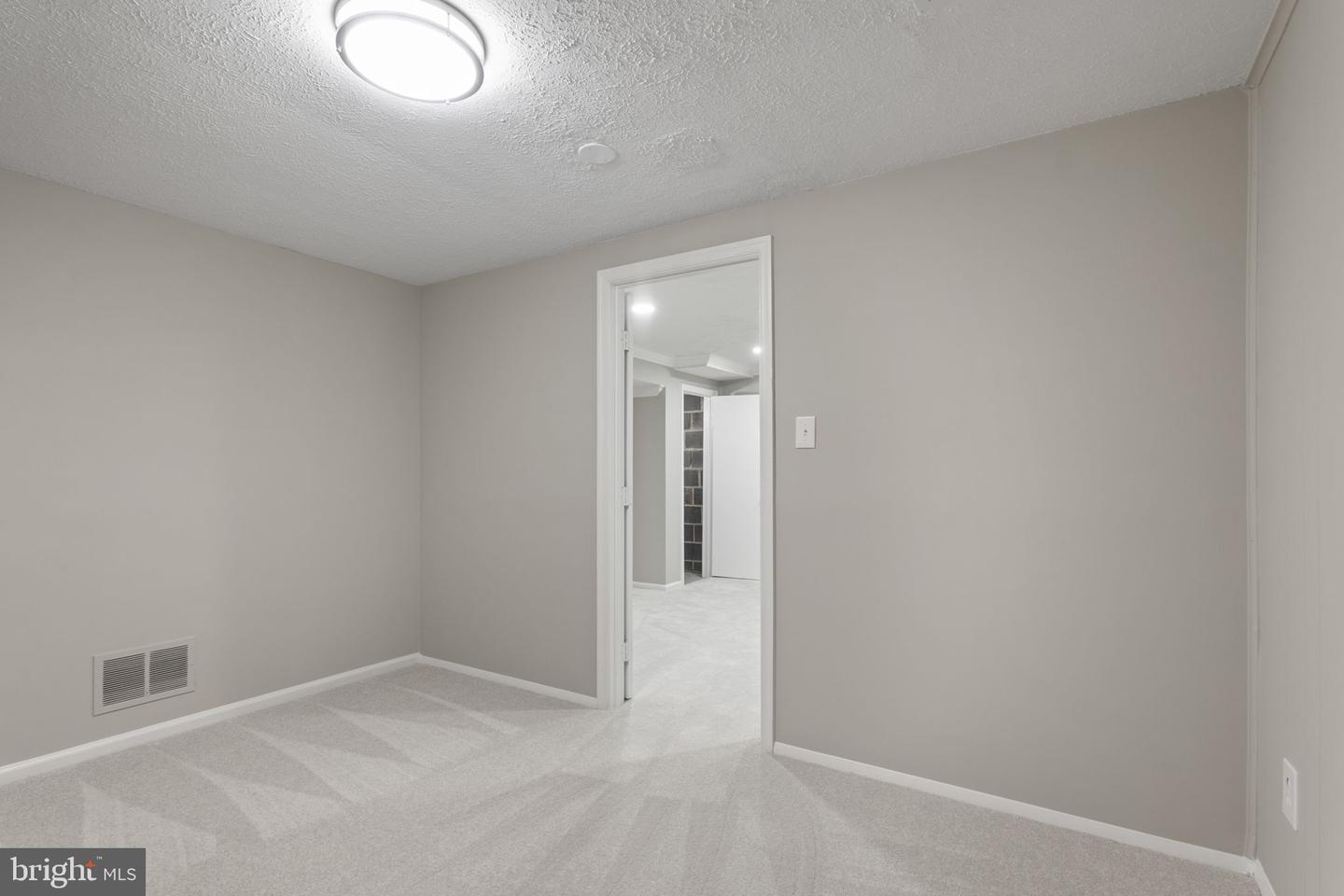 941 SHERWOOD CT, STERLING, Virginia 20164, 4 Bedrooms Bedrooms, ,2 BathroomsBathrooms,Residential,For sale,941 SHERWOOD CT,VALO2097294 MLS # VALO2097294