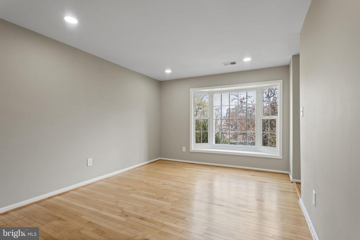 941 SHERWOOD CT, STERLING, Virginia 20164, 4 Bedrooms Bedrooms, ,2 BathroomsBathrooms,Residential,For sale,941 SHERWOOD CT,VALO2097294 MLS # VALO2097294