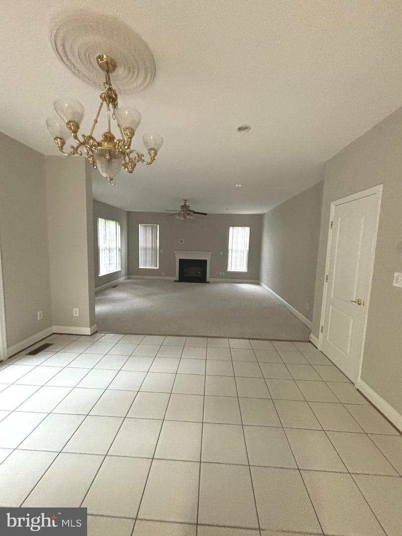 13592 DEN HOLLOW CT, MANASSAS, Virginia 20112, 6 Bedrooms Bedrooms, ,3 BathroomsBathrooms,Residential,For sale,13592 DEN HOLLOW CT,VAPW2095094 MLS # VAPW2095094