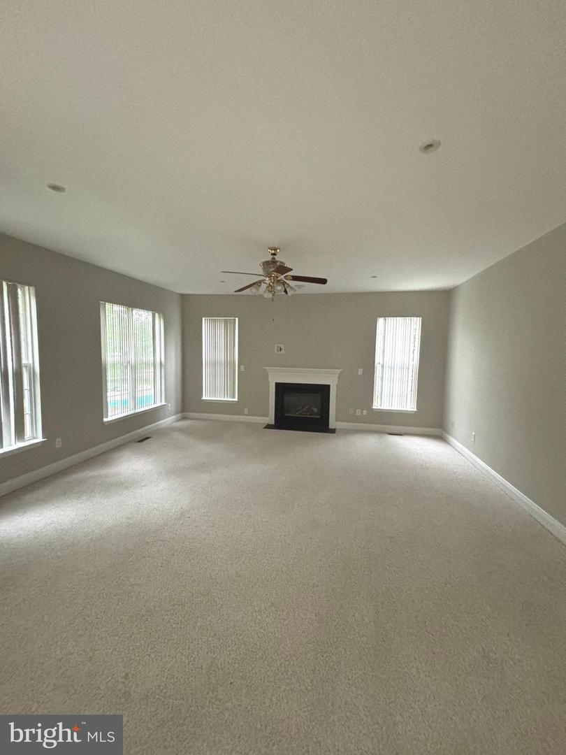 13592 DEN HOLLOW CT, MANASSAS, Virginia 20112, 6 Bedrooms Bedrooms, ,3 BathroomsBathrooms,Residential,For sale,13592 DEN HOLLOW CT,VAPW2095094 MLS # VAPW2095094