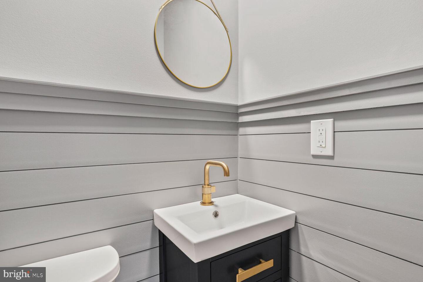 6019 UTAH AVE NW, WASHINGTON, District Of Columbia 20015, 6 Bedrooms Bedrooms, ,5 BathroomsBathrooms,Residential,For sale,6019 UTAH AVE NW,DCDC2163372 MLS # DCDC2163372
