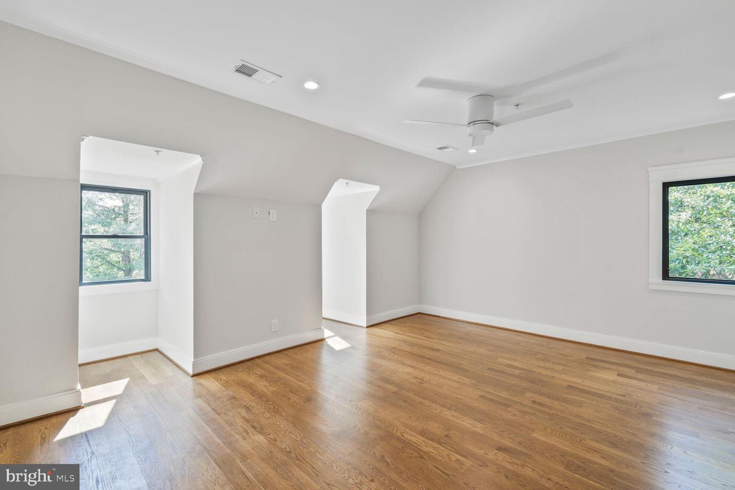 6019 UTAH AVE NW, WASHINGTON, District Of Columbia 20015, 6 Bedrooms Bedrooms, ,5 BathroomsBathrooms,Residential,For sale,6019 UTAH AVE NW,DCDC2163372 MLS # DCDC2163372