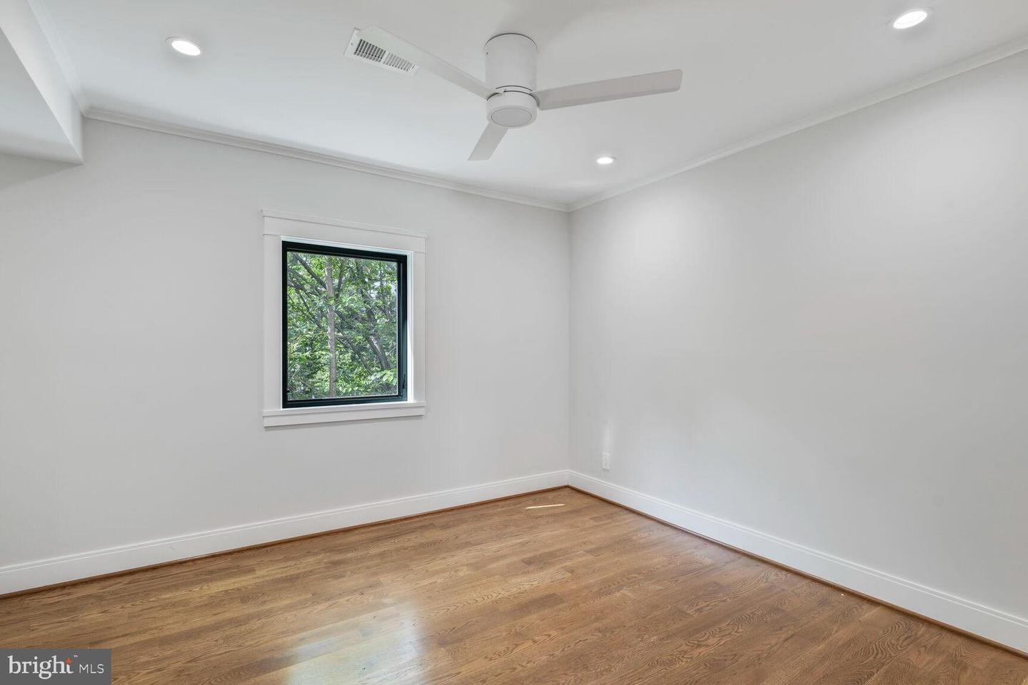 6019 UTAH AVE NW, WASHINGTON, District Of Columbia 20015, 6 Bedrooms Bedrooms, ,5 BathroomsBathrooms,Residential,For sale,6019 UTAH AVE NW,DCDC2163372 MLS # DCDC2163372