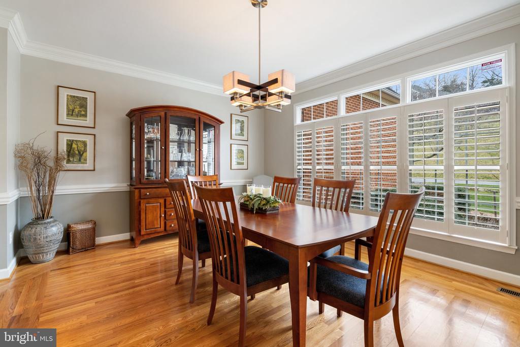 7887 WELLINGTON DR, WARRENTON, Virginia 20186, 6 Bedrooms Bedrooms, ,5 BathroomsBathrooms,Residential,7887 WELLINGTON DR,VAFQ2016562 MLS # VAFQ2016562