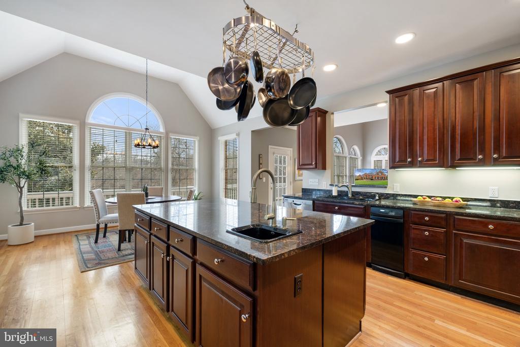 7887 WELLINGTON DR, WARRENTON, Virginia 20186, 6 Bedrooms Bedrooms, ,5 BathroomsBathrooms,Residential,7887 WELLINGTON DR,VAFQ2016562 MLS # VAFQ2016562