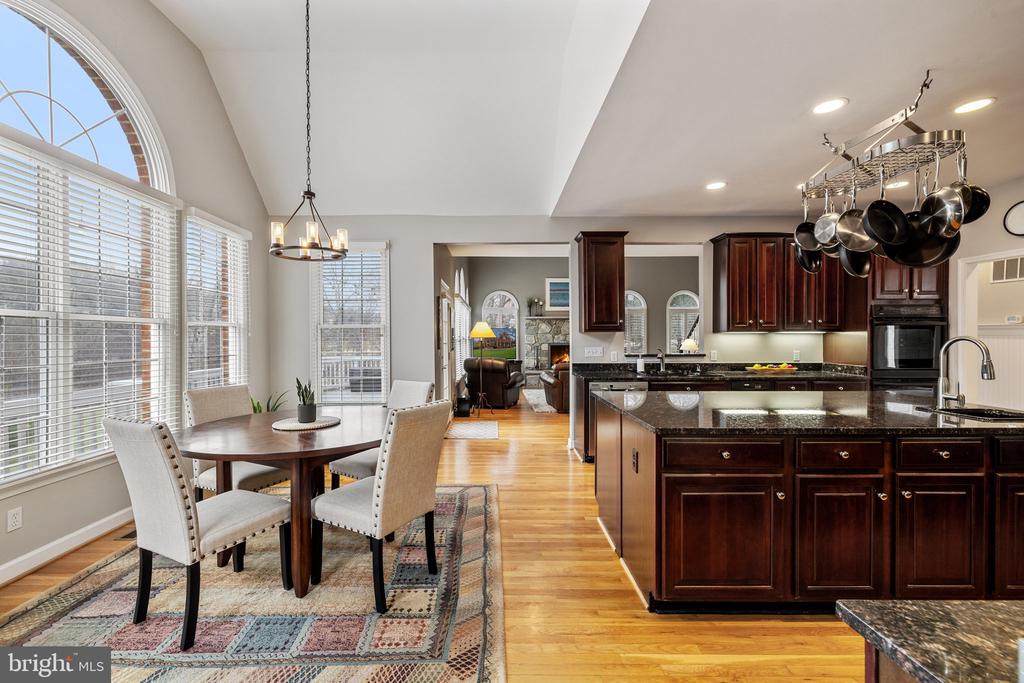 7887 WELLINGTON DR, WARRENTON, Virginia 20186, 6 Bedrooms Bedrooms, ,5 BathroomsBathrooms,Residential,7887 WELLINGTON DR,VAFQ2016562 MLS # VAFQ2016562
