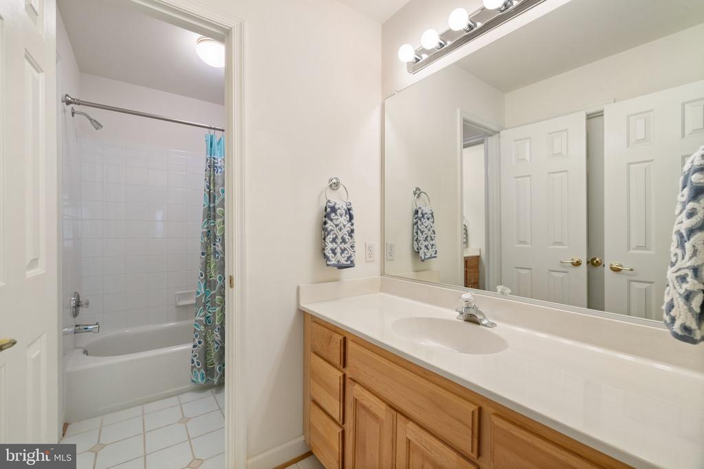 7887 WELLINGTON DR, WARRENTON, Virginia 20186, 6 Bedrooms Bedrooms, ,5 BathroomsBathrooms,Residential,7887 WELLINGTON DR,VAFQ2016562 MLS # VAFQ2016562