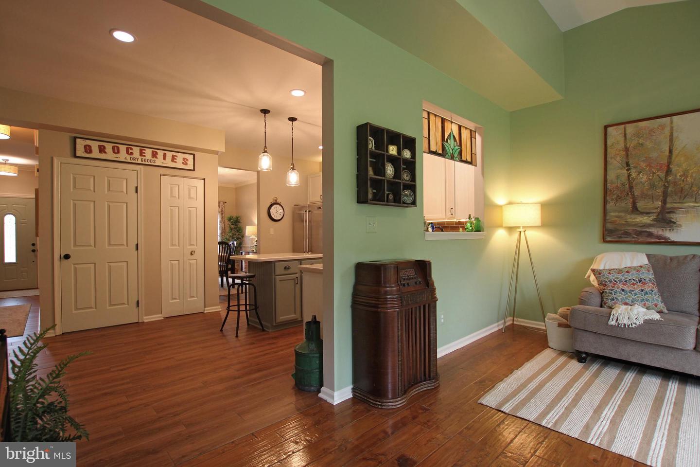 15516 WIGEON WAY, WOODBRIDGE, Virginia 22191, 3 Bedrooms Bedrooms, 11 Rooms Rooms,2 BathroomsBathrooms,Residential,For sale,15516 WIGEON WAY,VAPW2088076 MLS # VAPW2088076