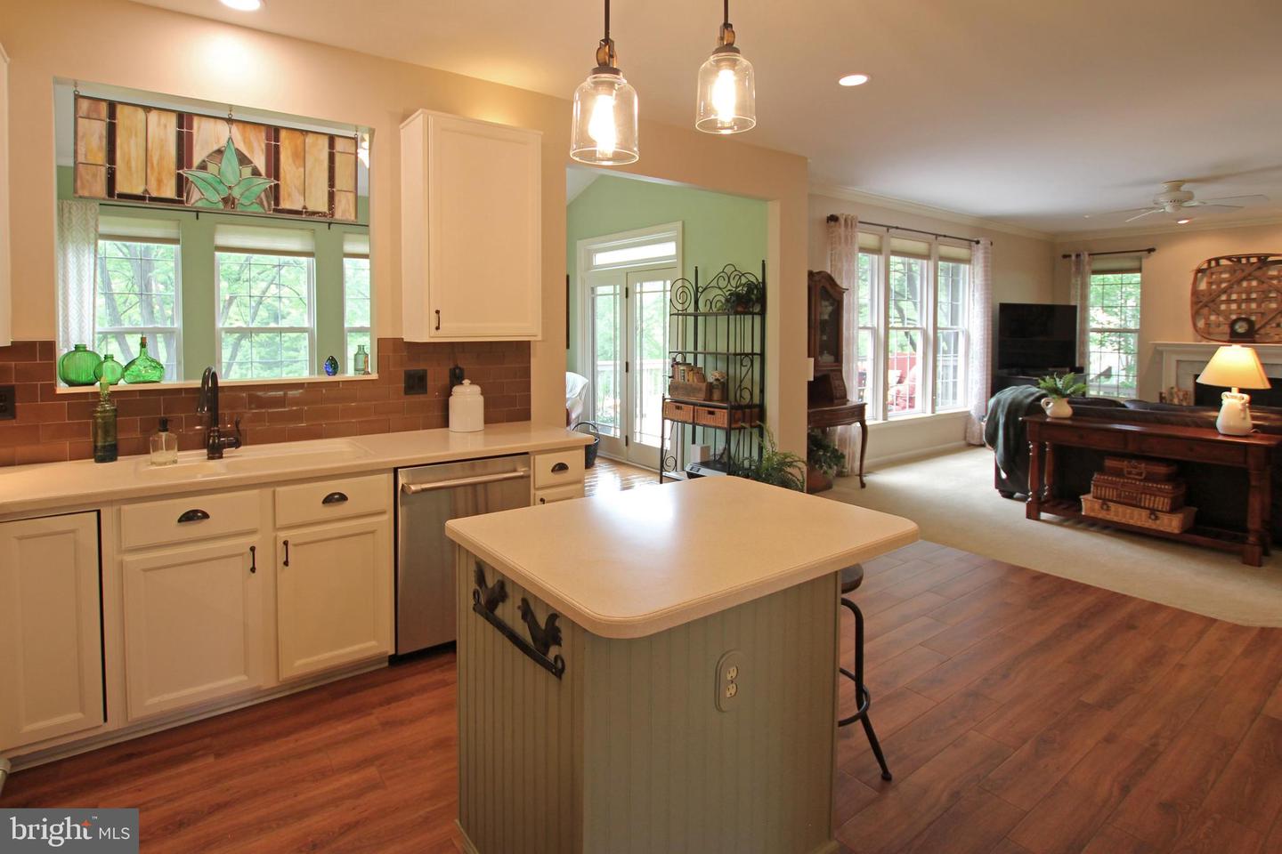 15516 WIGEON WAY, WOODBRIDGE, Virginia 22191, 3 Bedrooms Bedrooms, 11 Rooms Rooms,2 BathroomsBathrooms,Residential,For sale,15516 WIGEON WAY,VAPW2088076 MLS # VAPW2088076