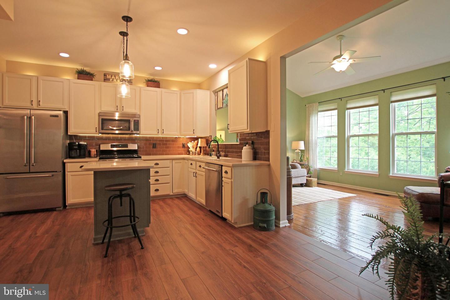 15516 WIGEON WAY, WOODBRIDGE, Virginia 22191, 3 Bedrooms Bedrooms, 11 Rooms Rooms,2 BathroomsBathrooms,Residential,For sale,15516 WIGEON WAY,VAPW2088076 MLS # VAPW2088076