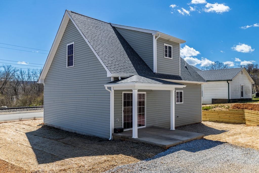 1001 STUART ST, STAUNTON, Virginia 24401, 3 Bedrooms Bedrooms, ,2 BathroomsBathrooms,Residential,1001 STUART ST,660970 MLS # 660970