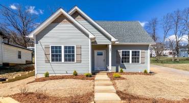 1001 STUART ST, STAUNTON, Virginia 24401, 3 Bedrooms Bedrooms, ,2 BathroomsBathrooms,Residential,1001 STUART ST,660970 MLS # 660970