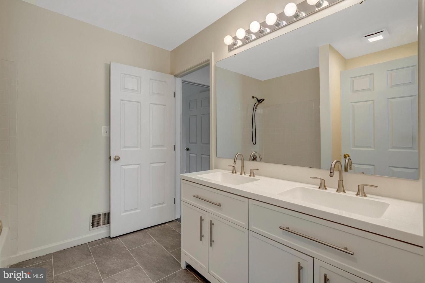1857 TIGER LILY CIR, WOODBRIDGE, Virginia 22192, 2 Bedrooms Bedrooms, ,2 BathroomsBathrooms,Residential,For sale,1857 TIGER LILY CIR,VAPW2090152 MLS # VAPW2090152